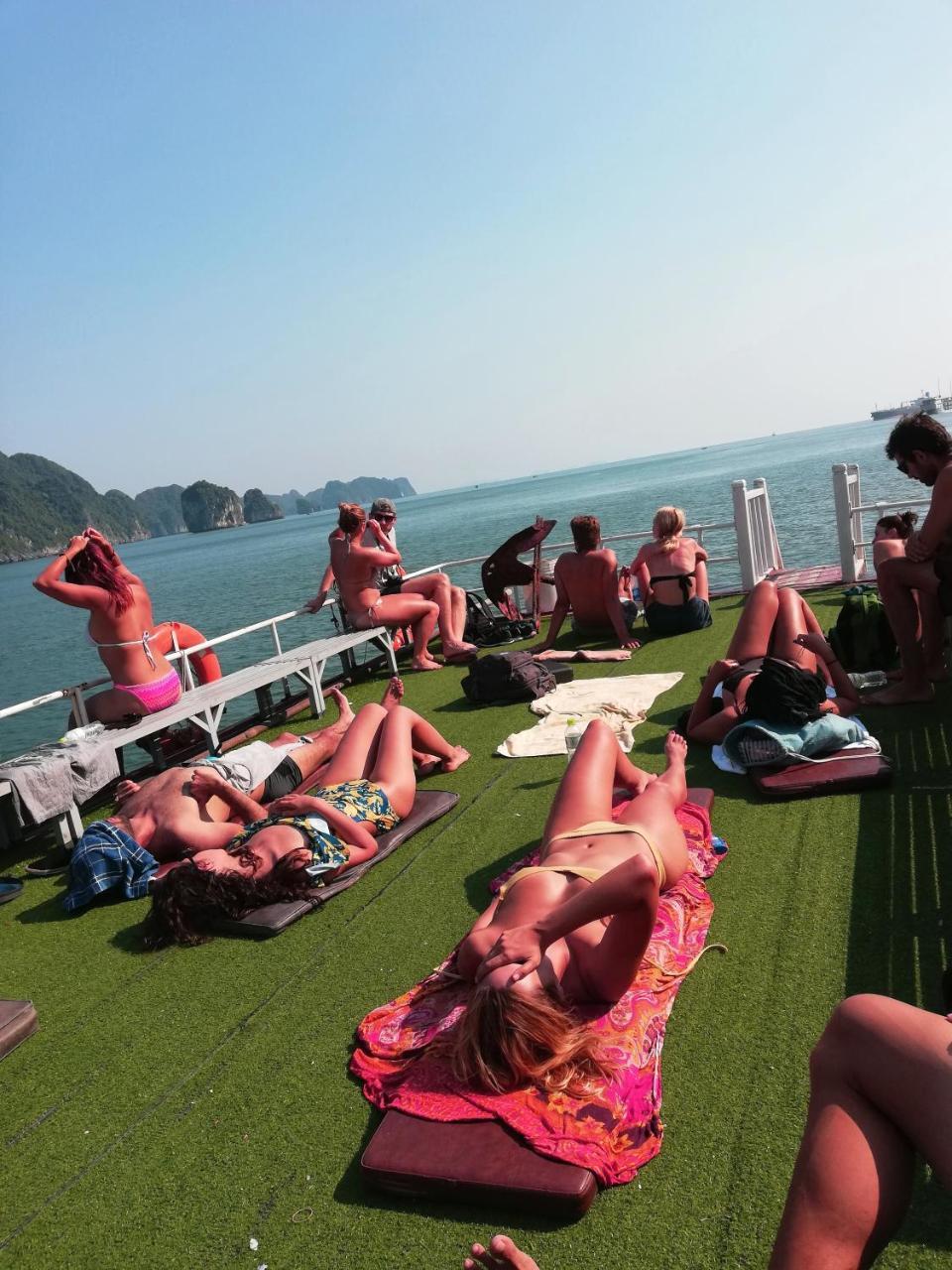 Full Moon Party Hotel Hai Phong Kültér fotó