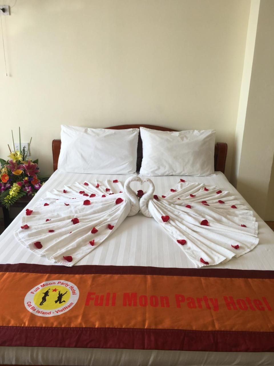 Full Moon Party Hotel Hai Phong Kültér fotó